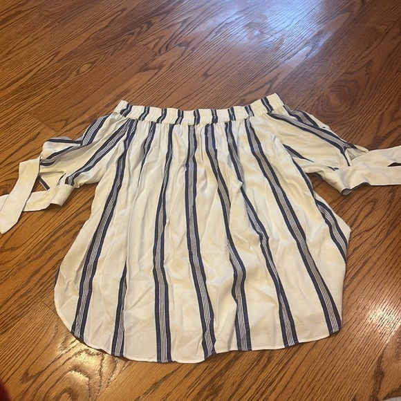 Eye of the Needle Woman’s Striped Off the Shoulder Top Size 16 - Picture 4 of 6